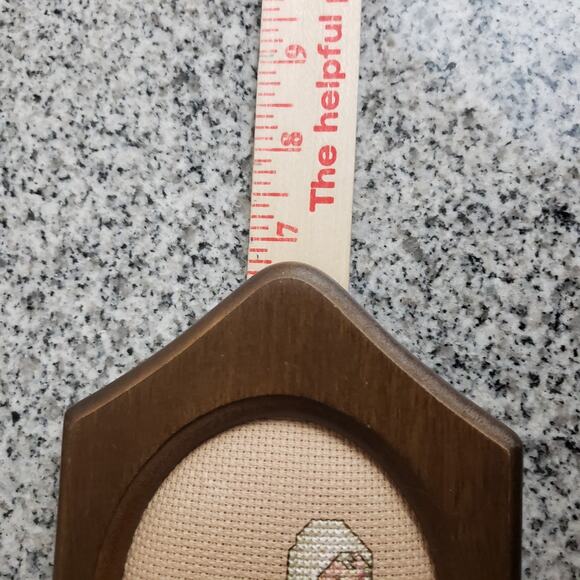 VTG‎ Set OF 2 Unique Shaped Wood Framed Handmade Cross Stitch Snow Babies - Picture 7 of 9